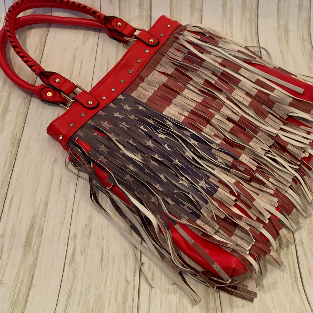 Super cute Americana purse
